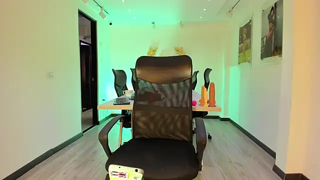 NalaRoux online show from January 10, 4:39 am