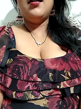 Winter XOXO online show from November 18, 6:42 pm