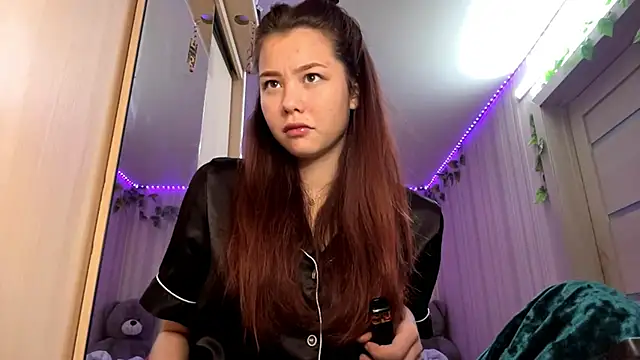 CutieSlim online show from December 2, 6:15 am