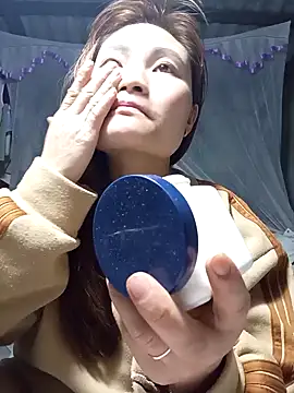 Lee-Thee online show from February 1, 3:22 pm