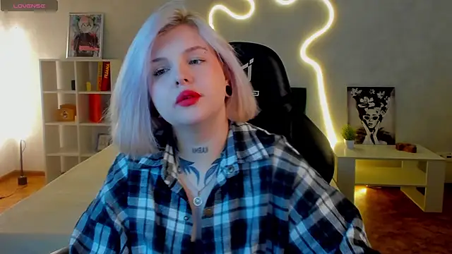 shadow  purrr online show from November 23, 1:41 am