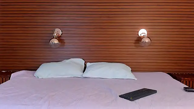 nathaly matheo online show from December 18, 9:08 pm