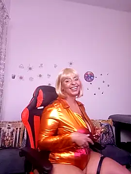 LaReineCleo online show from April 17, 11:12 am