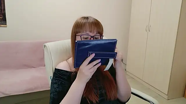 Foxy-lady online show from December 4, 11:49 pm