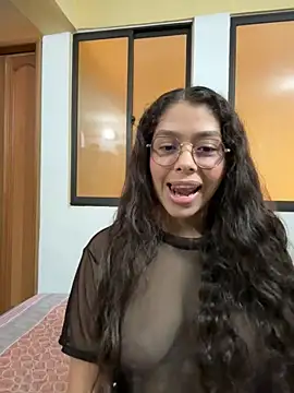 hannah  pavan online show from December 1, 5:59 pm