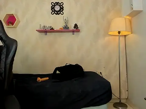 iam milu19 online show from November 18, 7:37 pm