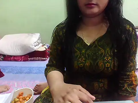 TwinRose2000 online show from January 9, 2:43 pm