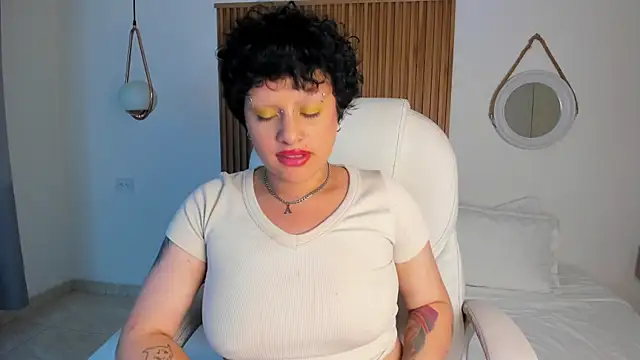 Alaska deluxe online show from March 9, 2:15 am