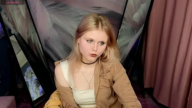 AnoraAmore online show from November 26, 6:47 am