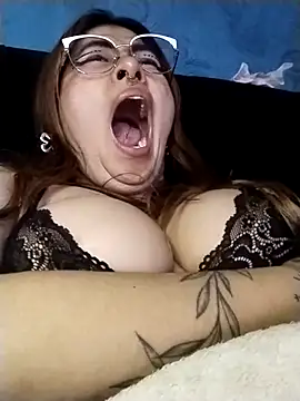 Emmyxxx online show from February 12, 2:13 am