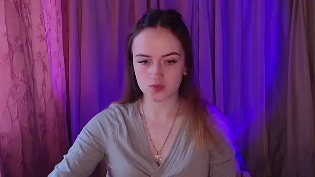 Illa May online show from February 3, 6:40 am