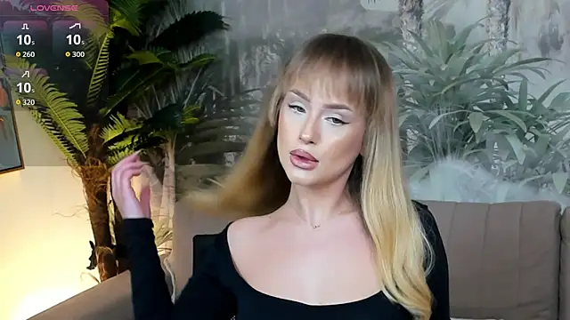 ChloeeBee online show from November 19, 5:13 pm