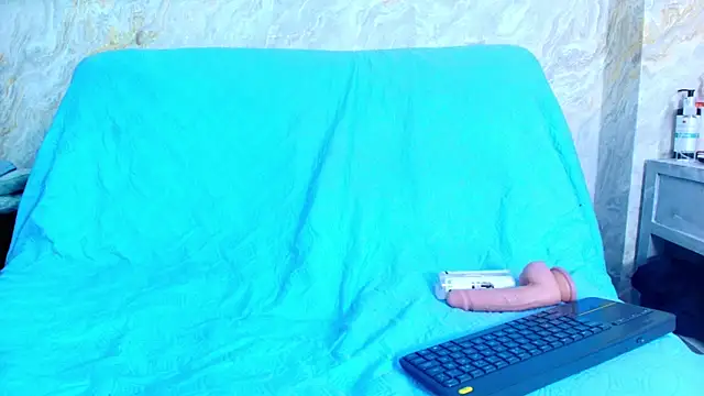 sofiaa little online show from November 20, 8:43 pm