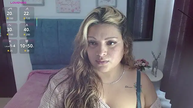 Nahomy f Ww online show from December 1, 2:20 pm