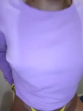 Amber Adams01 online show from December 2, 3:52 am