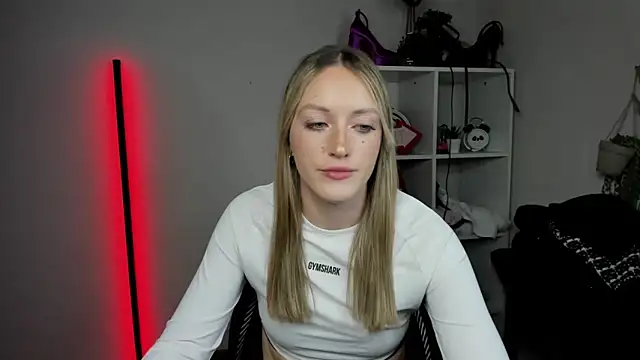 EvelynBlond online show from April 14, 3:12 pm