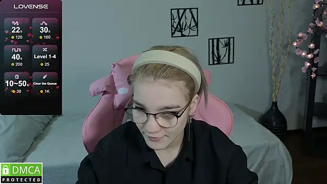 Megan Lora online show from January 8, 12:58 am