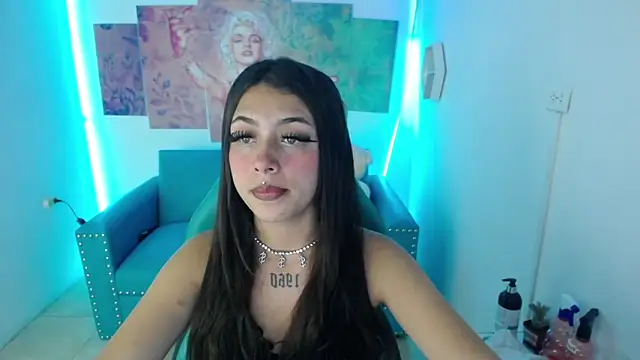 emmily m1  online show from November 29, 4:05 am