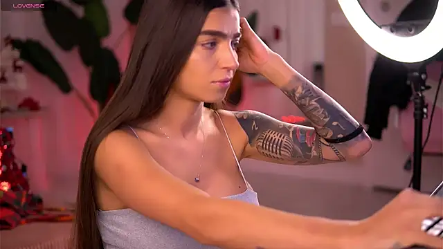 PureEllieX online show from December 20, 4:27 am