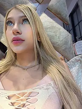 valeryfox   online show from July 10, 12:01 am