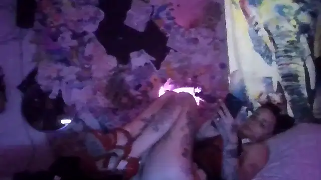 chaoticluvbug online show from January 8, 1:53 am