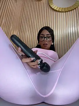 Elizabeth Martinez11 online show from March 27, 1:07 am