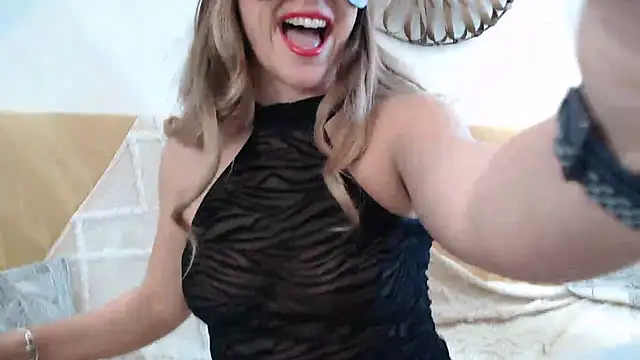 LadyFox13000 online show from February 6, 12:41 pm