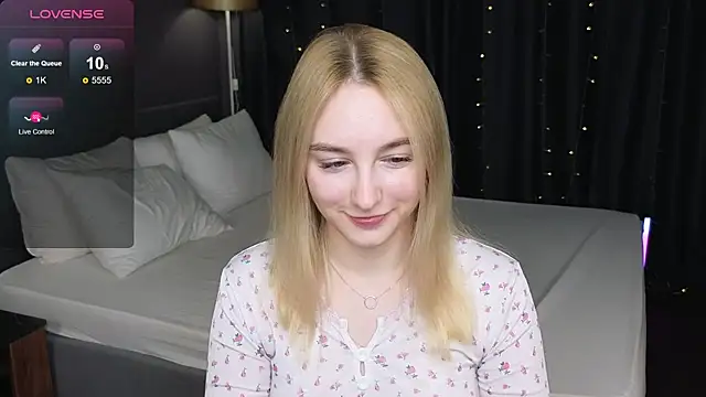 Shy Polly online show from June 2, 12:11 am