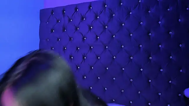 CharlotteStuart online show from April 4, 5:06 am