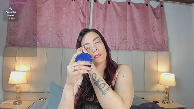 mia  gv online show from April 17, 12:18 pm