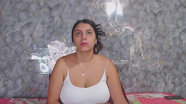 miarouse1531 online show from April 18, 5:04 pm