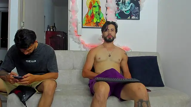 heteros curious online show from March 3, 11:55 pm