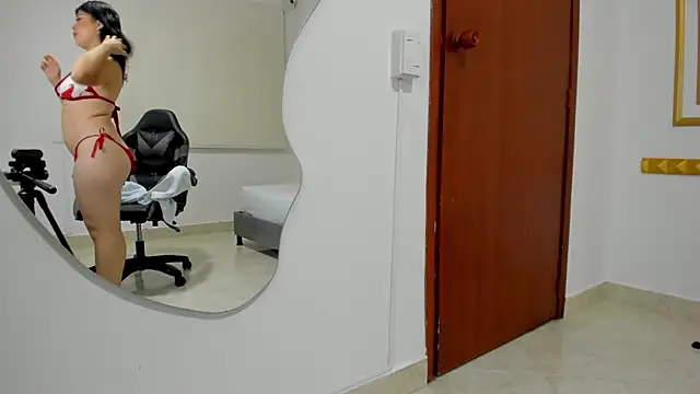 zully28  online show from December 1, 12:52 pm