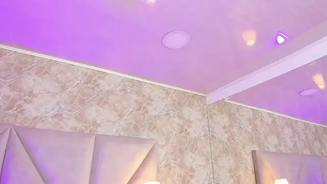 Viiolet Stone online show from December 2, 8:44 pm