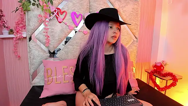 CandySwan online show from March 4, 11:28 am