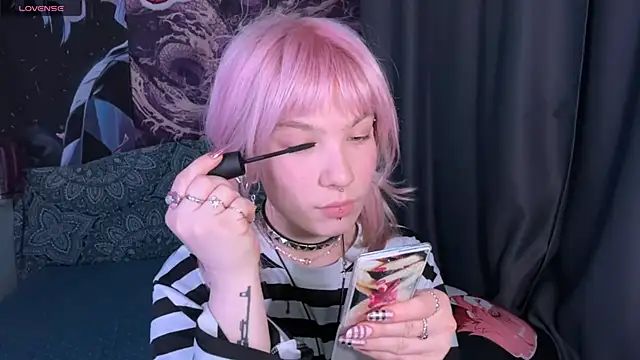 LolaDollyMur online show from December 18, 7:07 pm