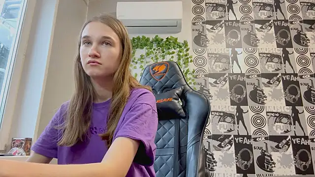 helgicuteness online show from January 9, 11:36 am