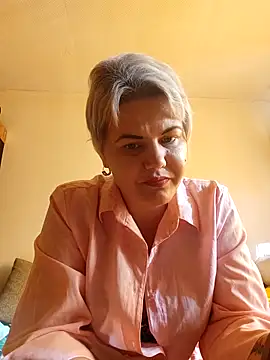 LushLoveee online show from March 10, 1:15 pm