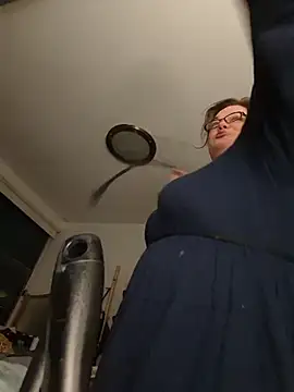 Tasmine online show from December 2, 1:13 pm