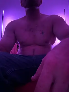 2addictivelyhorny online show from April 25, 11:35 am