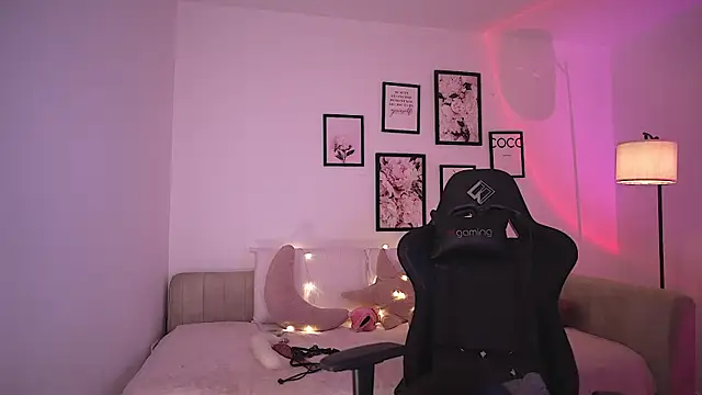 Melibahamon  online show from April 4, 12:20 am