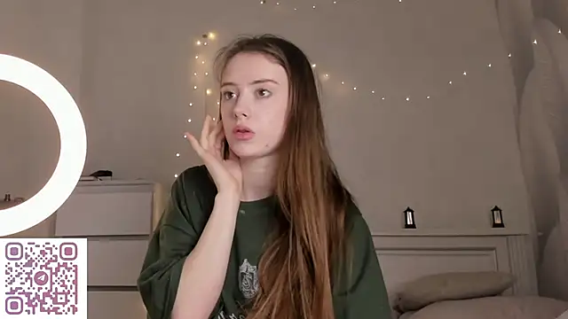 AmyForYouu online show from December 13, 9:10 pm