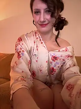 lilliabloom online show from February 11, 5:42 am