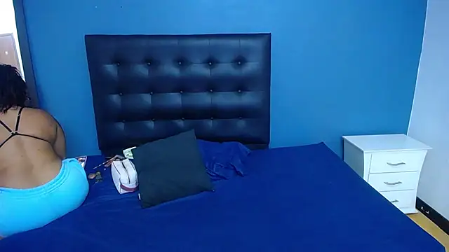 naughty bigass 18 online show from December 3, 3:31 am