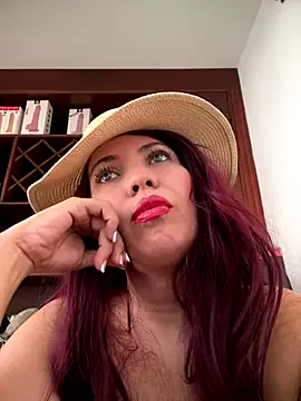 IsaSantoDomingo online show from December 18, 4:34 pm