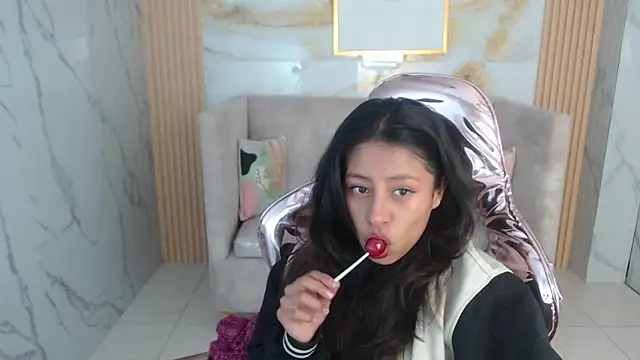 serabella s online show from December 18, 1:16 pm