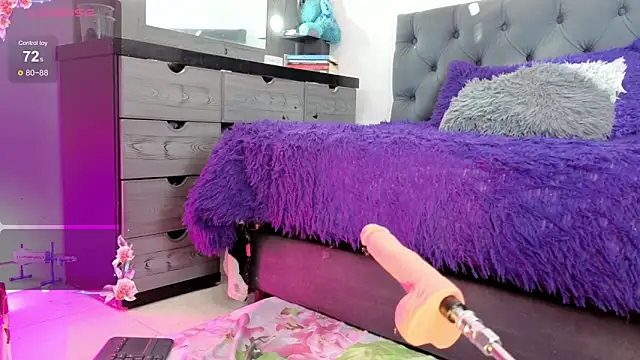 valeriblaze online show from April 8, 8:44 pm