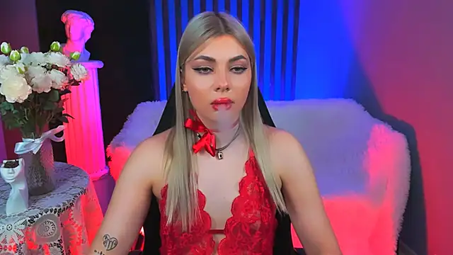 HyileyClark online show from January 31, 7:11 pm