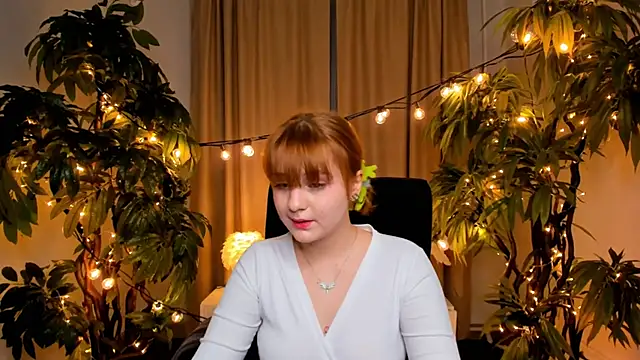 AsiaBritney online show from November 27, 1:25 pm