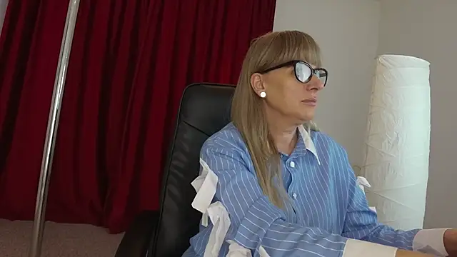 Cougar Milff online show from November 27, 1:58 pm